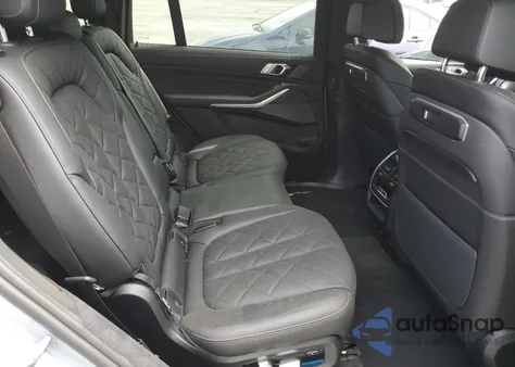 2025 BMW X7 xDrive40I z USA, uszkodzony, nr VIN 5UX23EM02S9Z53832